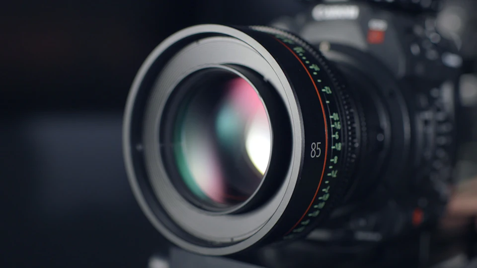 Black DSLR camera